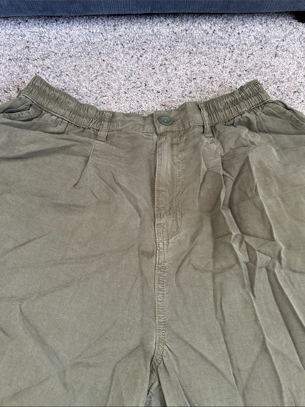 Aerie Lightweight Olive Green Wide Leg Pants Sz medium short - Picture 2 of 5
